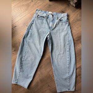 Abercrombie & Fitch The Barrel Jean Mid Rise Curve Love